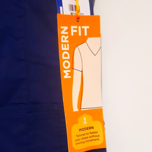 Landau Modern fit scrup top size medium (#1) - Picture 8 of 8